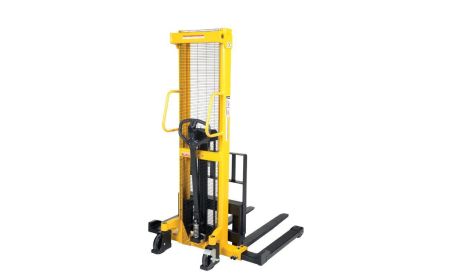 Straddle Pallet Jack - BVHPS Series by Beacon Industries